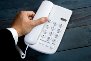 プロキオンの解約方法に落とし穴？メールでしれっと解約できるの電話番号は？