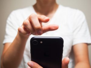 リザべリンの解約方法に落とし穴？メールでしれっと解約できるの電話番号は？